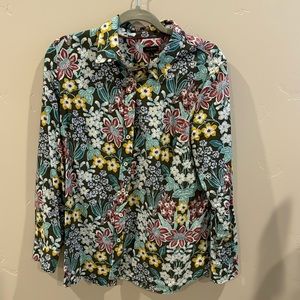 Talbots floral cotton/rayon button down shirt. Size Large. EUC